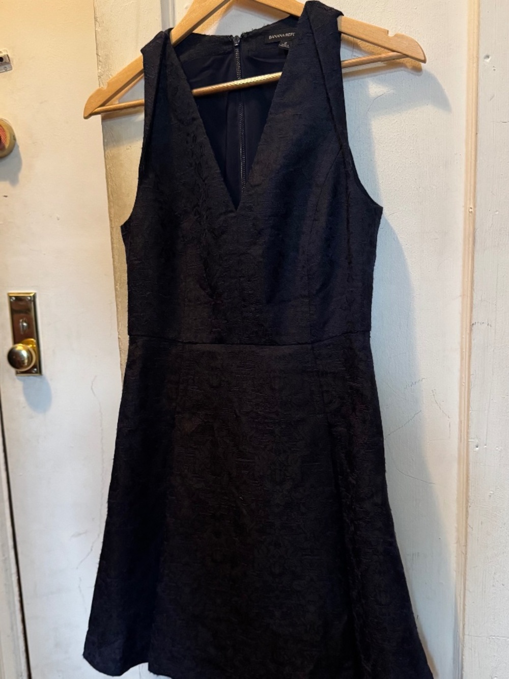 Banana Republic Black Textured Jacquard A-Line Mini Dress - V-Neck, Size 2